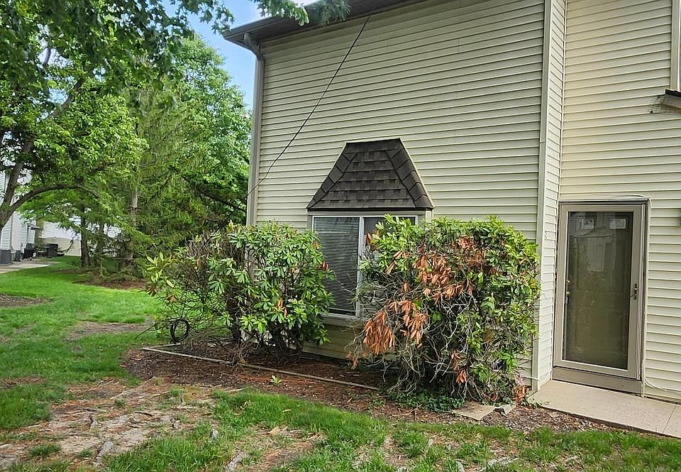 1st image of 82 Chatham Ct