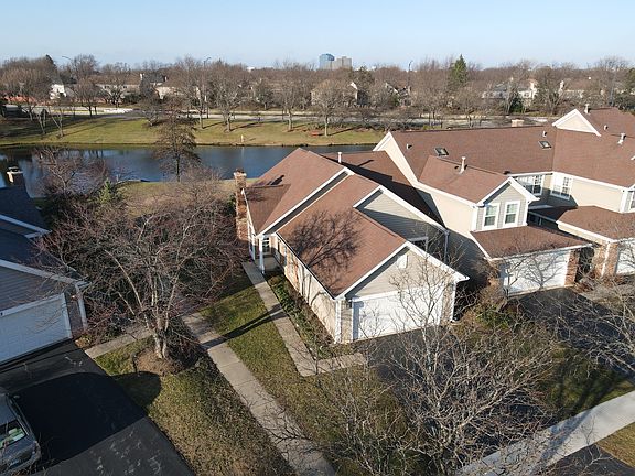 3rd image of 46 Whitman Dr