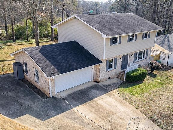 2nd image of 1231 Sanden Ferry Dr