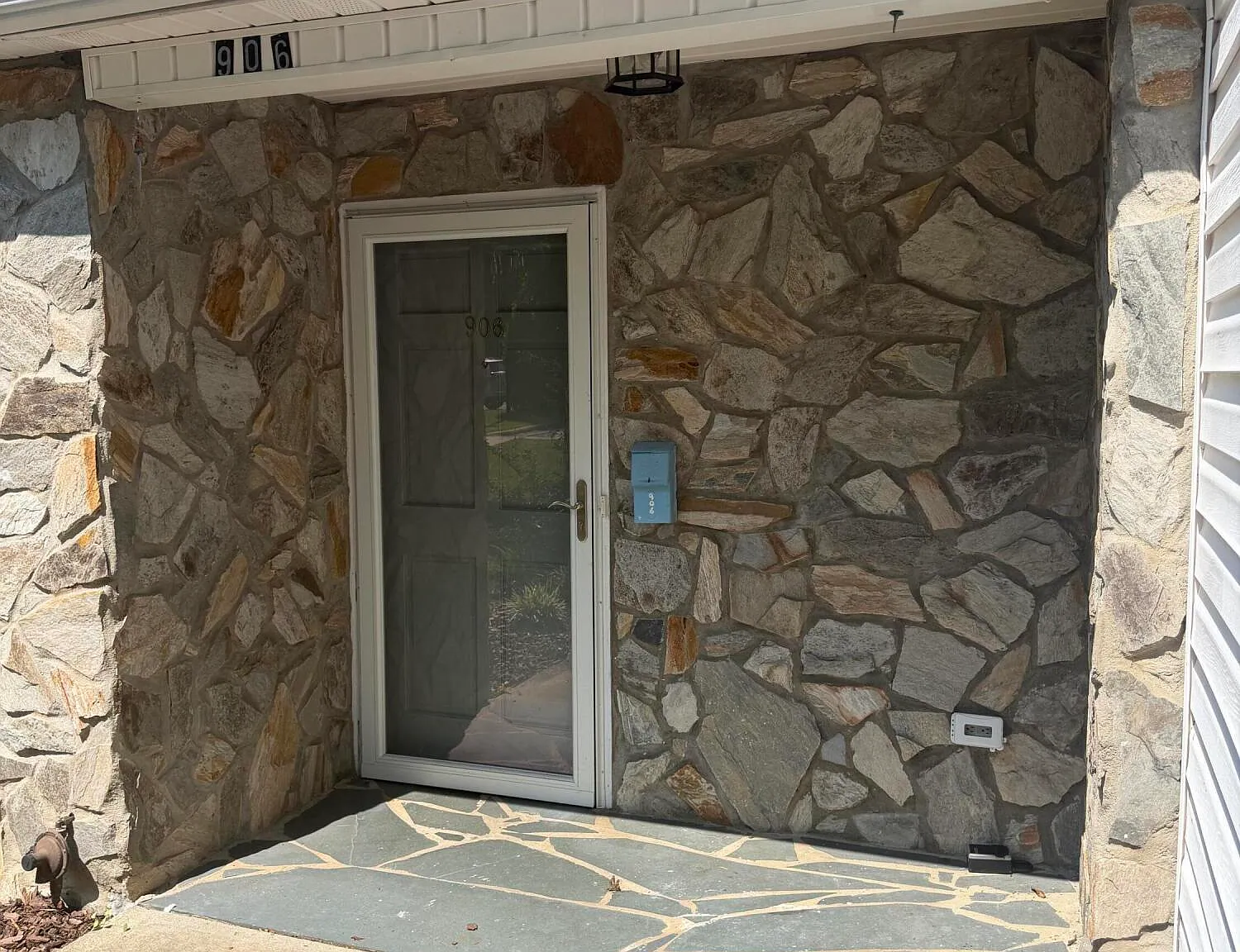 Studio, 920 sqft, $1,650 — Photo 2