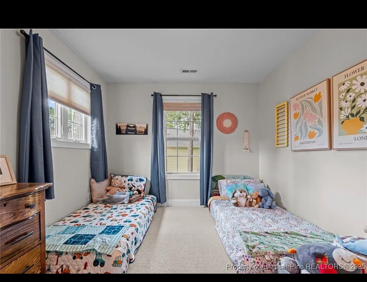 3 bed, 2105 sqft, $2,200 — Photo 2