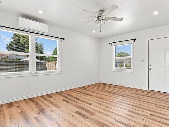 4th image of 2809 Watson Ave