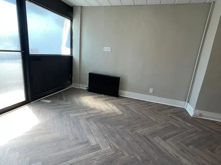 4828 Liberty Ave. — Photo 7