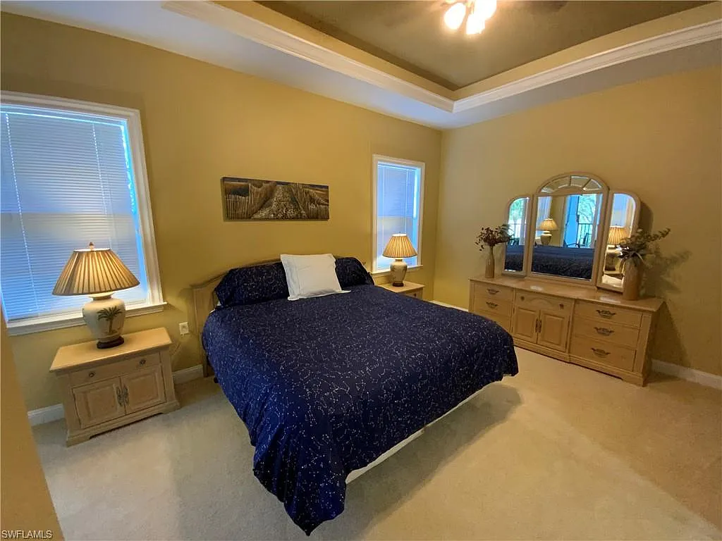 3 bed, 2.0 bath, 2105 sqft, $4,900 — Photo 2