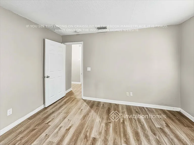 2112 Jonathan Ln — Photo 9