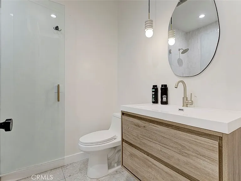 2743 N Keystone St — Photo 25