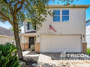 7711 Cypress Edge Dr, Cypress, TX 77433
