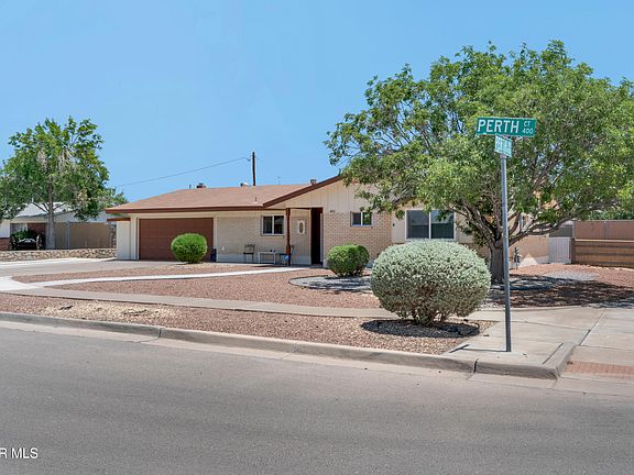 2nd image of 400 Perth Ct