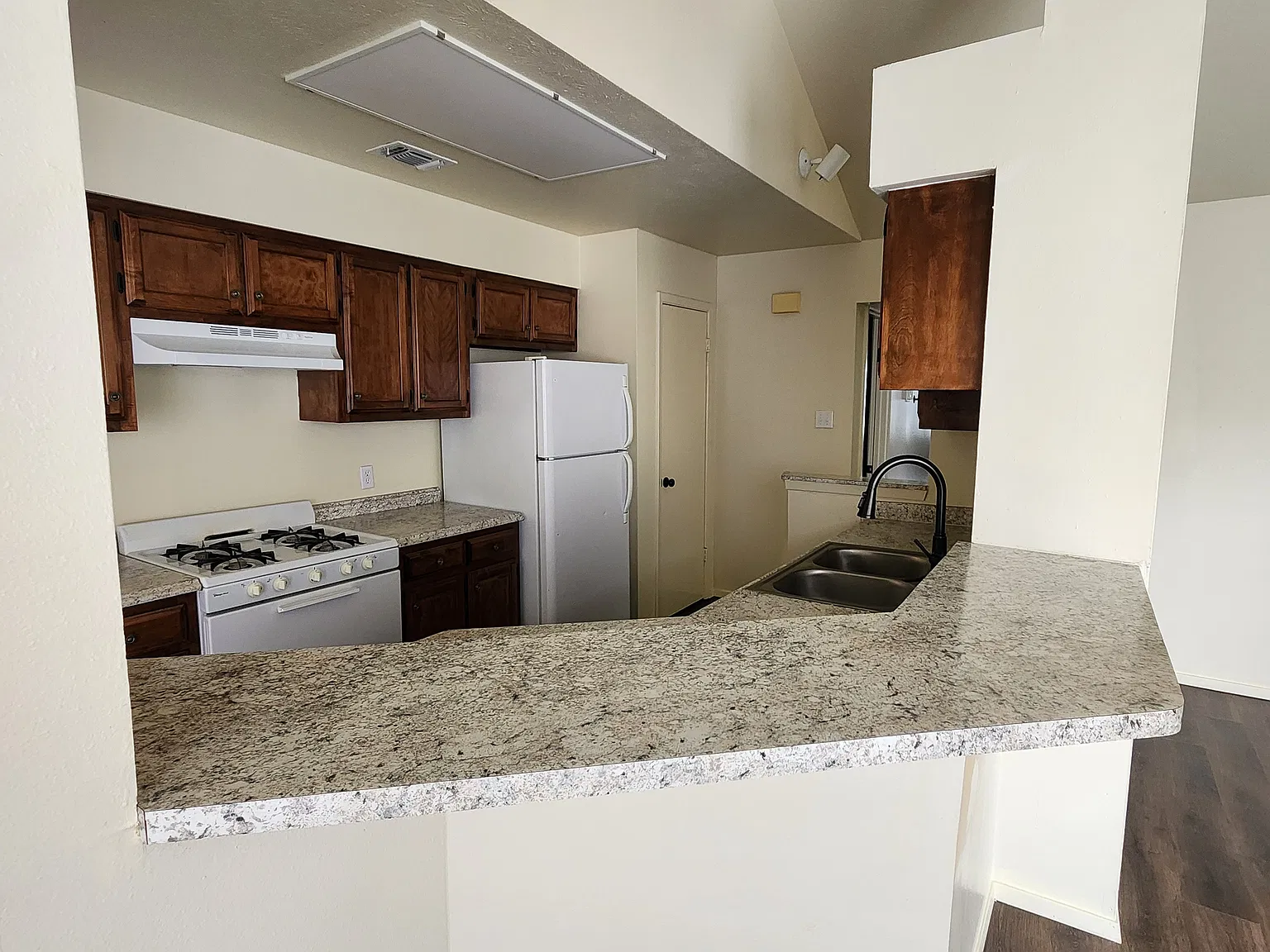 3 bed, 1244 sqft, $1,650 — Photo 4