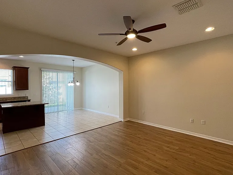 9484 Strongbark Ln — Photo 9
