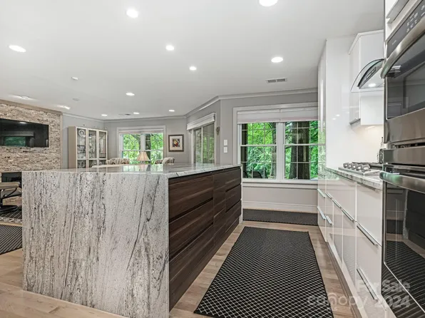 5001 Sharon Rd Unit D, Charlotte, NC 28210