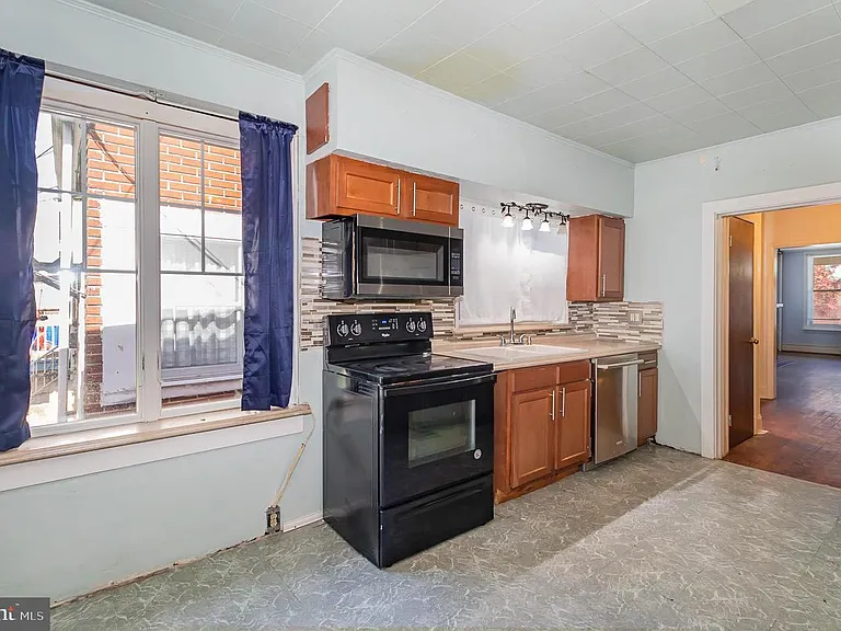 2172 Brookwood St — Photo 10