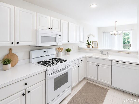 3rd image of 1104 Bradford Drive #1104