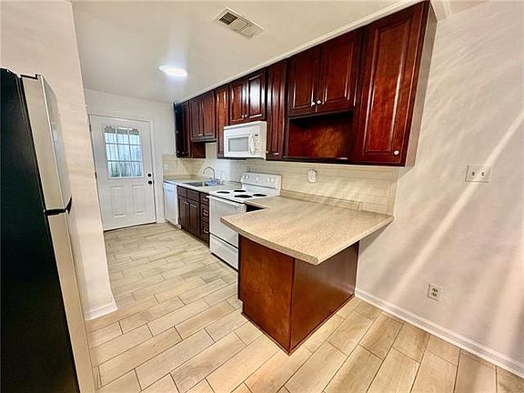 5th image of 1507 Hickory St