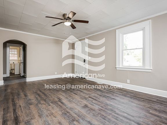 1409619_005_wm_-_living_room_13418227.jpg