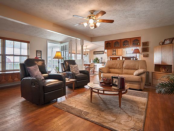 Florida room has fireplace