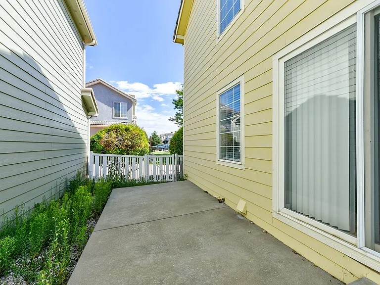 4801 Spyglass Dr — Photo 32