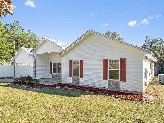 3rd image of 5567 Pine Lake Dr