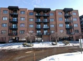 9342 Landings Ln UNIT 403, Des Plaines, IL 60016