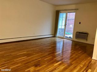 3714 147th St, Flushing, NY 11354