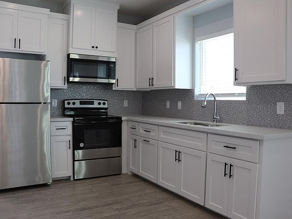 5th image of 3300 Fuerte Ave #1