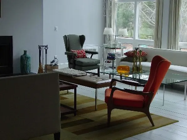 https://photos.zillowstatic.com/fp/a3cac7c494bd0c7a6940e9c22e864045-p_e.webp