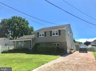 6 Roslyn Rd, Hamilton, NJ 08610