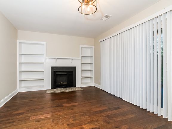 4th image of 403 McCreary Ct