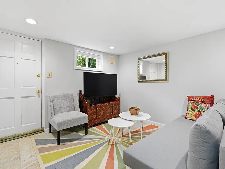 855 N Frederick St — Photo 14