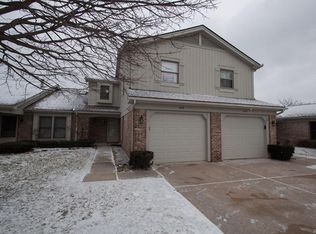 658 Summit Ridge Dr #1, Milford, MI 48381