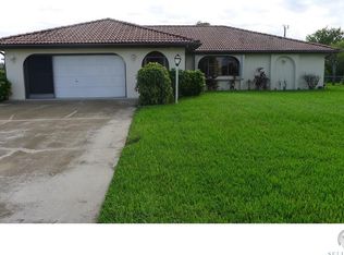 1213 SE 22nd Ave, Cape Coral, FL 33990