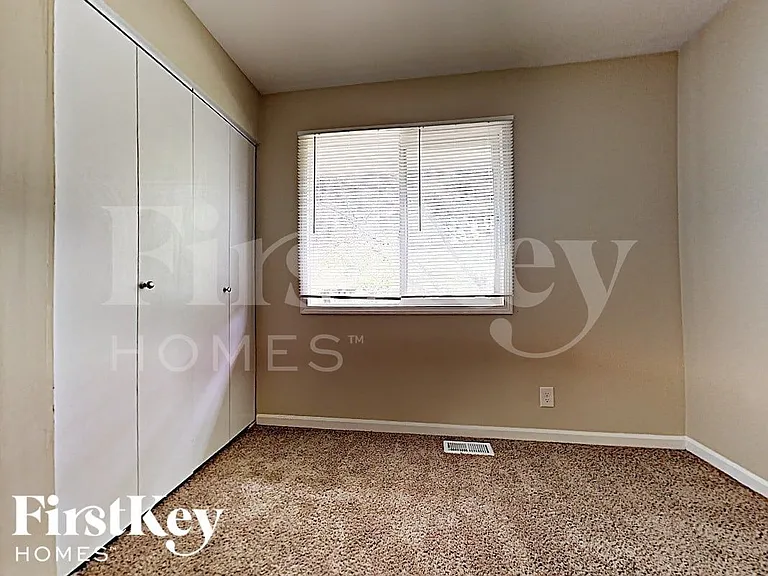 1838 Ashwood Ln — Photo 10