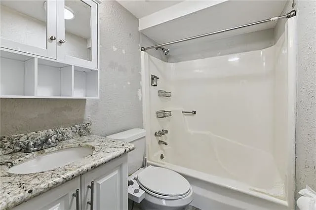 2305 Cleary Ave #209 — Photo 16