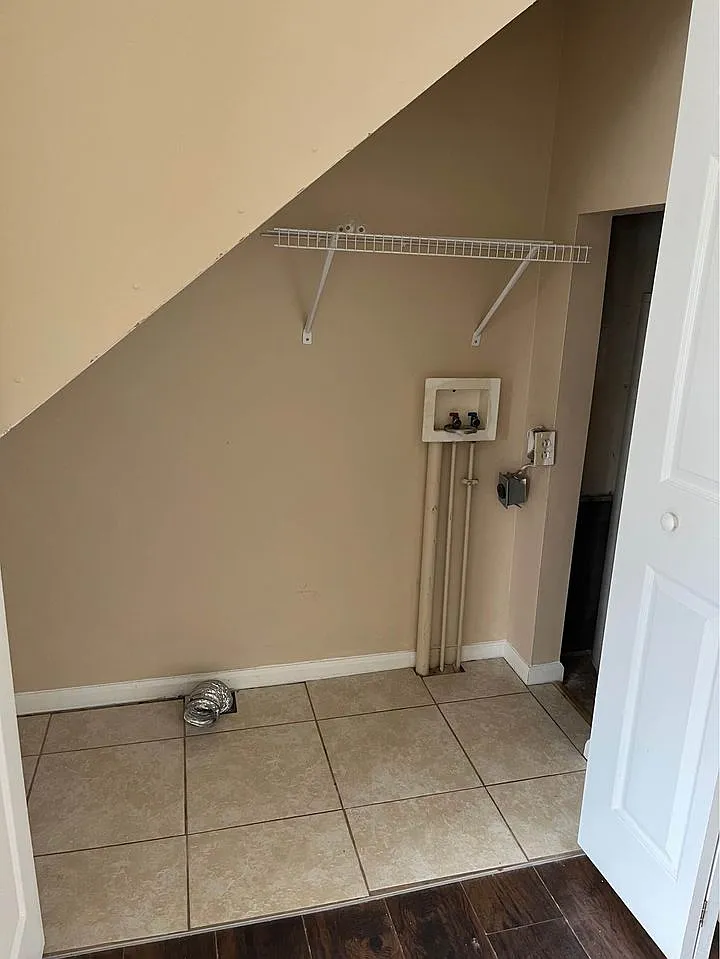 244 Wayne Drive - 244-2B — Photo 4