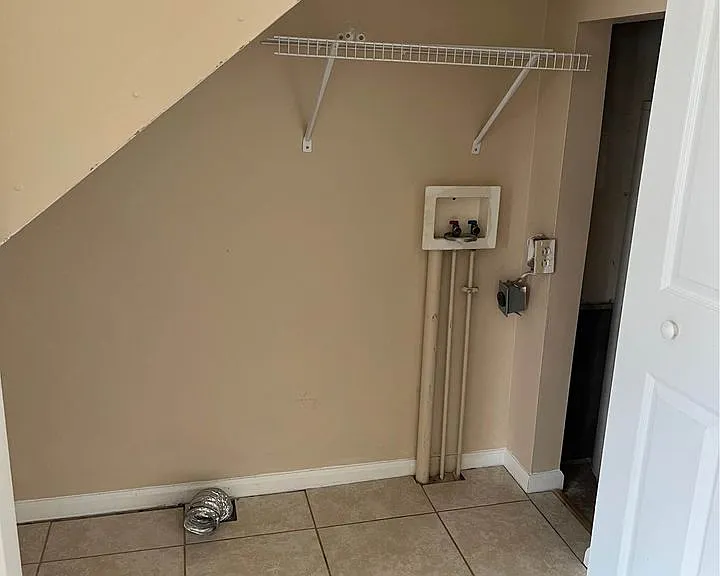 250 Wayne Dr #4D — Photo 8