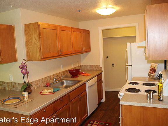 3rd image of 12730 SE McLoughlin Blvd APT 300