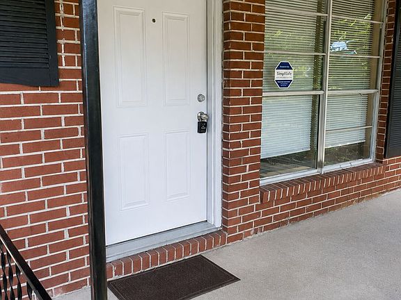 2nd image of 93 Forest Rd