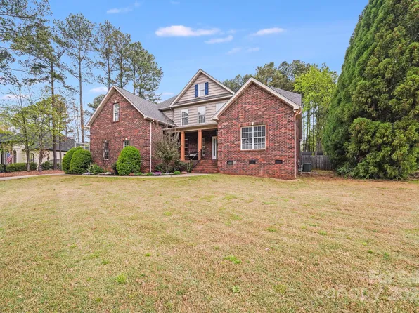 364 Chuckwood Rd, Mooresville, NC 28117