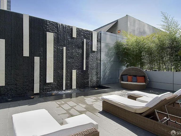 301 Mission St #10H — Photo 37