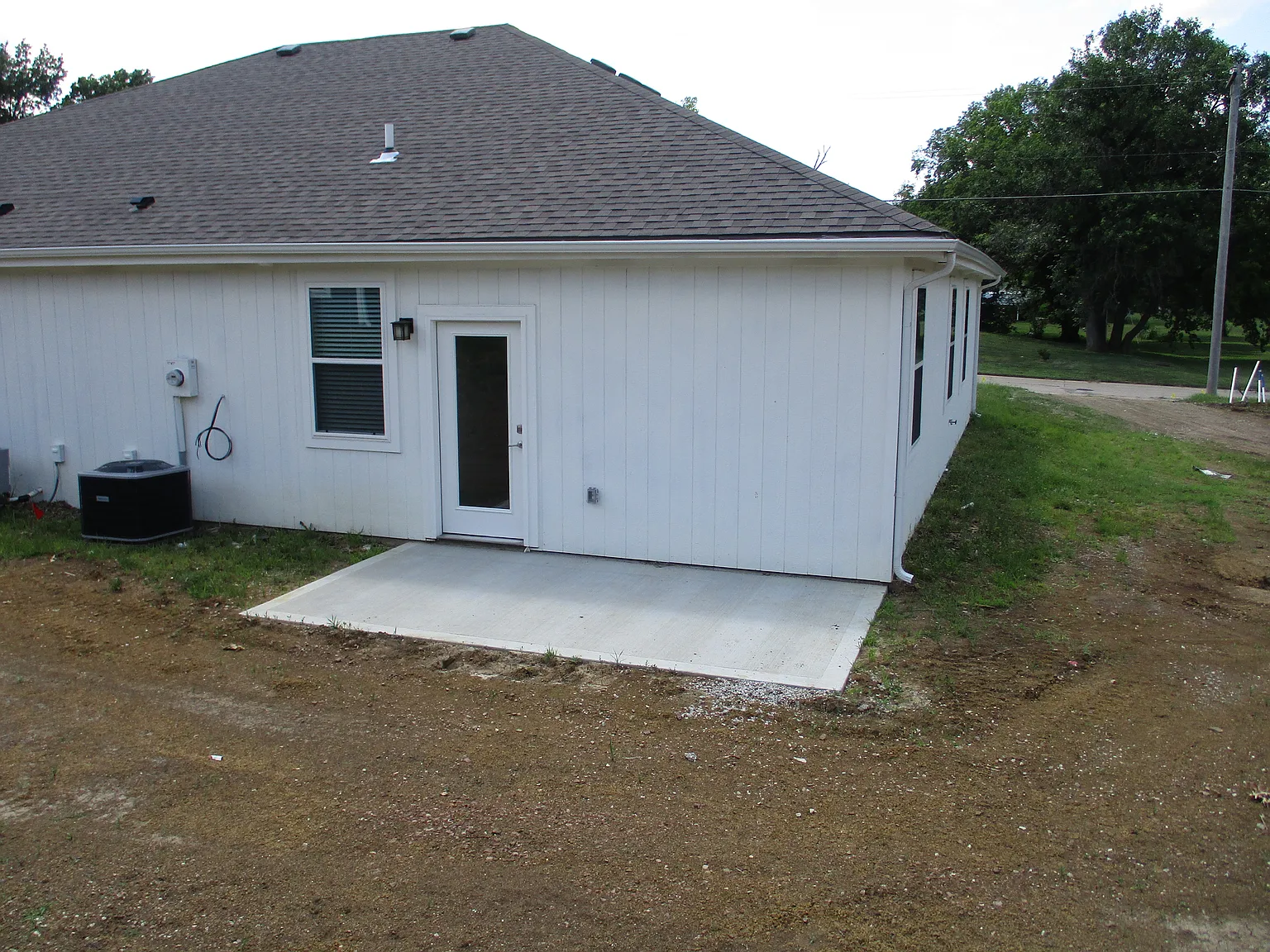 3 bed, 1160 sqft, $1,650 — Photo 2