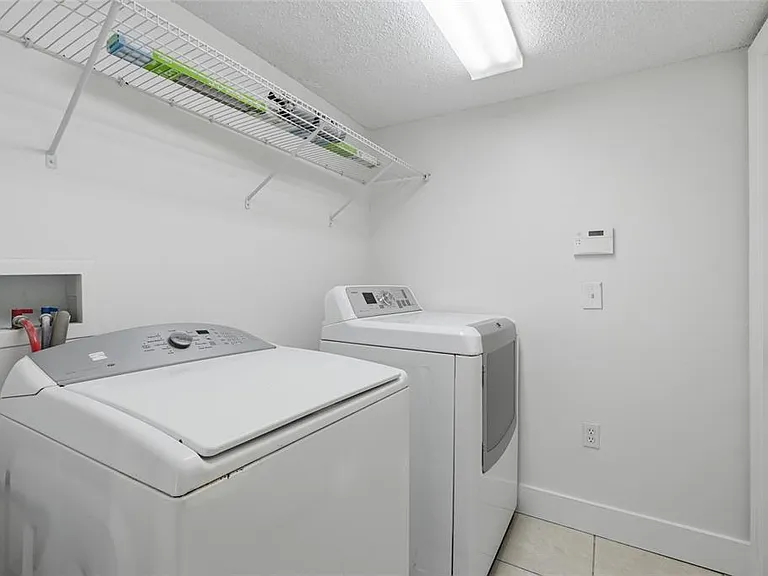 4140 Stonefield Dr — Photo 8