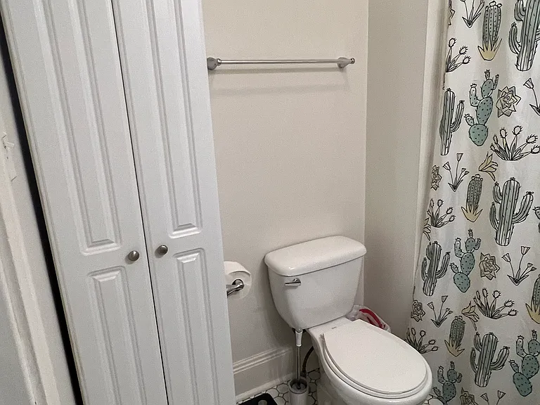 1008 Kenilworth Ave #2 — Photo 5