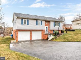106 Overview Cir E, Red Lion, PA 17356