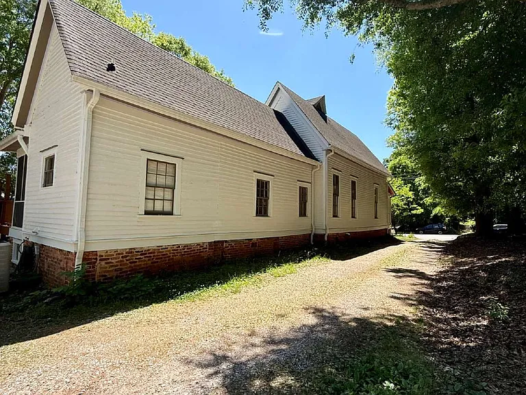 738 Boulevard — Photo 37