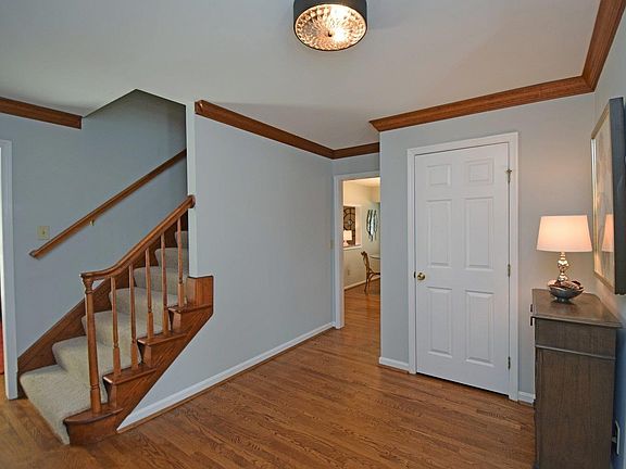 4th image of 10196 Bennington Dr