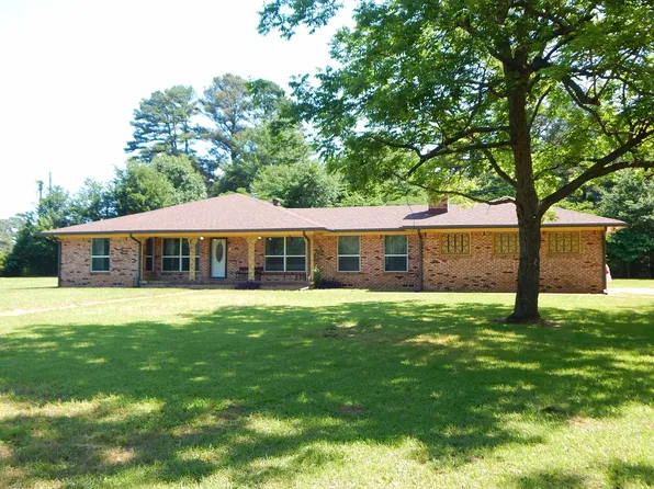 101 Lane Dr, Gladewater, TX 75647