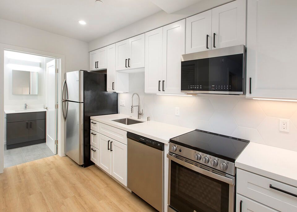 1st image of 839 Broderick St #7