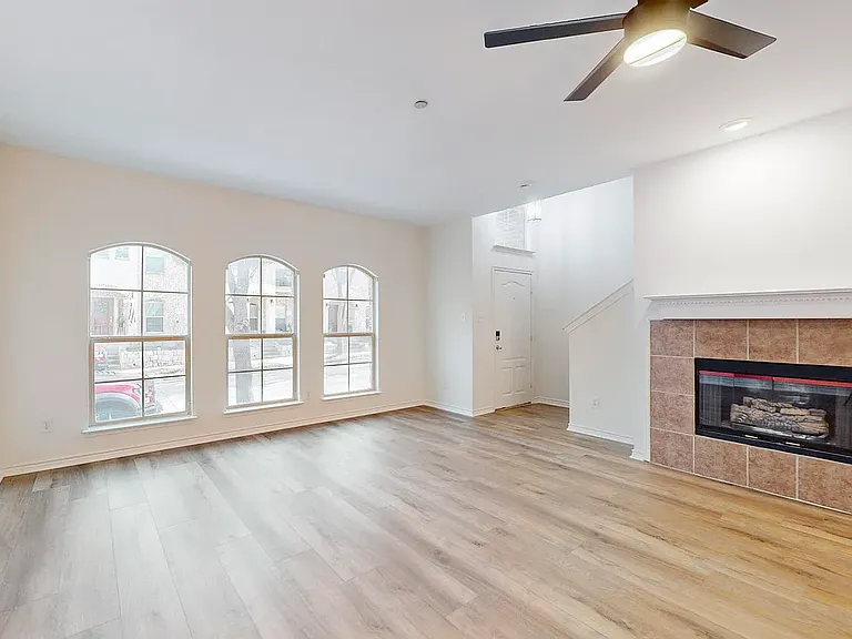 6818 Cortona Ln — Photo 8