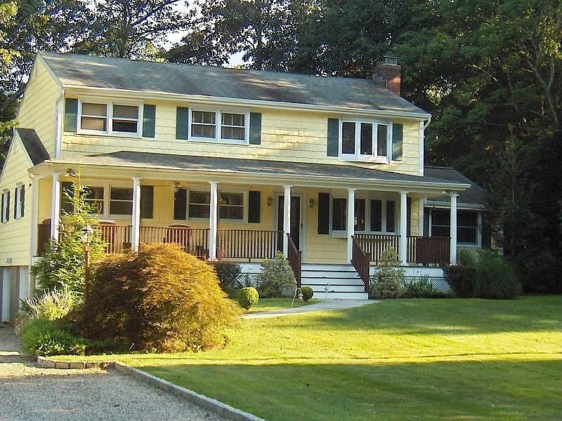 Norwalk Colonial with Flexible Floor
        Plan