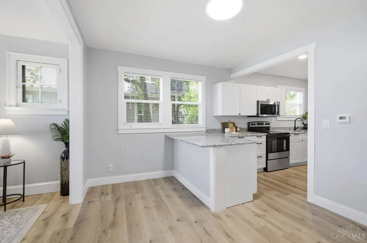 3 bed, 1.5 bath, 1358 sqft, $1,700 — Photo 4